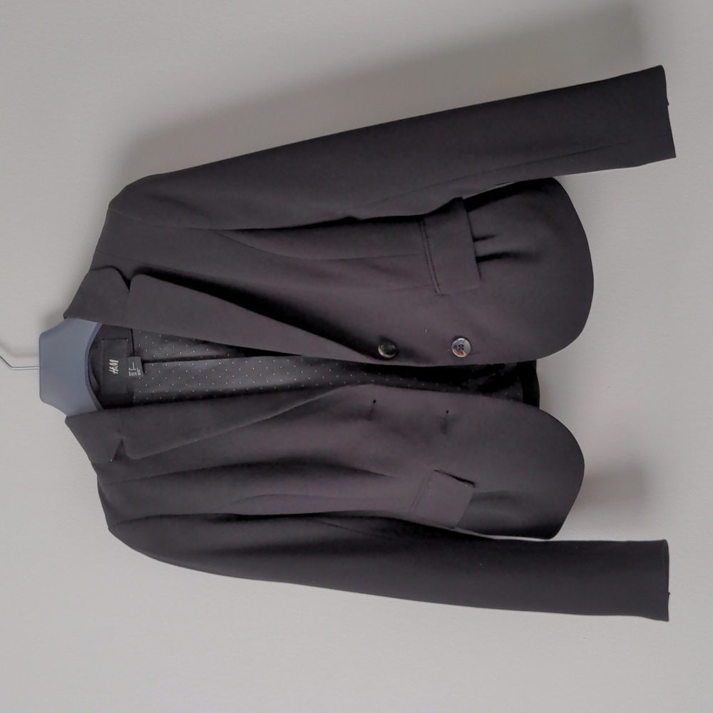 3/$15 *Like new*H&M black Blazer size 2